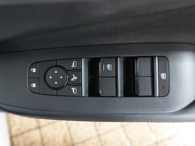 ノート Ｘ　ワンオーナー　９インチナビ　フルセグ　バックカメラ　ＥＴＣ　Ｂｌｕｅｔｏｏｔｈ　ＳＤ　純正フロアマット　純正ドアバイザー　ブレーキホールド　プッシュスタート（28枚目）