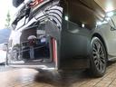 Ｚ　プレミア　ユニバーサルステップ　黒革シート　左右独立ムーンルーフ　デジタルインナーミラー　ＨＵＤ　ＢＳＭ　ＬＫＡ　ナビフルセグＴＶ　全方位カメラ　純正マット　ＡＣ１００Ｖ　１９ＡＷ　トヨタチームメイト　プリクラ（69枚目）