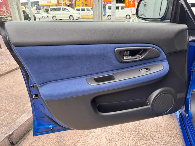 インプレッサ ＷＲＸ　ＳＴｉ　Ｅ型　フジツボマフラー　ＸＹＺ車高調　ＳＴＩフロントスポイラー　ＳＴＩタワーバー　ＳＴＩブースト計　純正ブレンボキャリパー　純正１７ＡＷ　ケンウッドナビ　前後ドラレコ　ＥＴＣ　タイミングベルト交換済（39枚目）