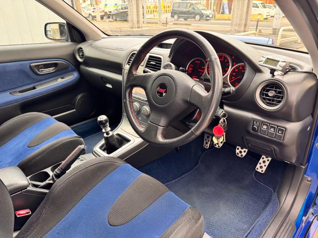 インプレッサ ＷＲＸ　ＳＴｉ　Ｅ型　フジツボマフラー　ＸＹＺ車高調　ＳＴＩフロントスポイラー　ＳＴＩタワーバー　ＳＴＩブースト計　純正ブレンボキャリパー　純正１７ＡＷ　ケンウッドナビ　前後ドラレコ　ＥＴＣ　タイミングベルト交換済（41枚目）