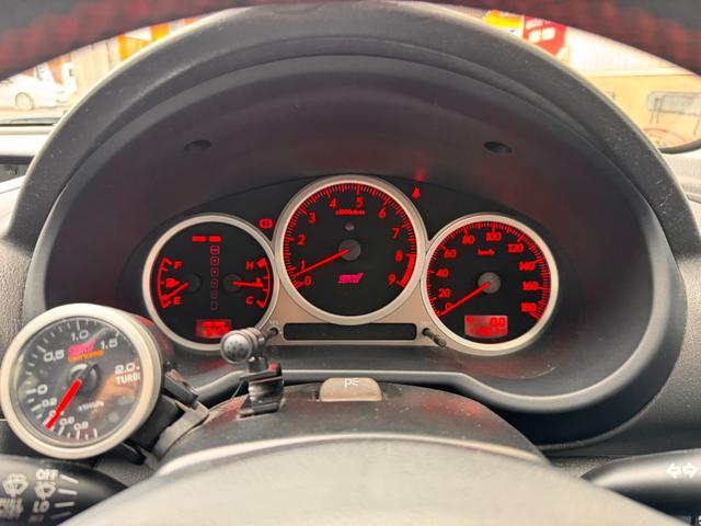 インプレッサ ＷＲＸ　ＳＴｉ　Ｅ型　フジツボマフラー　ＸＹＺ車高調　ＳＴＩフロントスポイラー　ＳＴＩタワーバー　ＳＴＩブースト計　純正ブレンボキャリパー　純正１７ＡＷ　ケンウッドナビ　前後ドラレコ　ＥＴＣ　タイミングベルト交換済（49枚目）