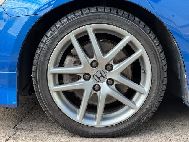 アコード ユーロＲ　後期　ワンオーナー　フルノーマル　プレミアムサウンドシステム　純正１７インチＡＷ　純正レカロセミバケットシート　純正モモステアリング　純正ＨＤＤナビ　無限ドアバイザー　ＥＴＣ（16枚目）