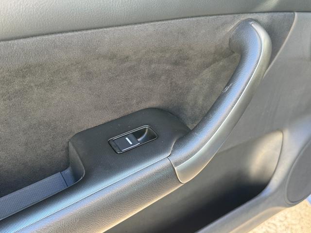 アコード ユーロＲ　後期　ワンオーナー　フルノーマル　プレミアムサウンドシステム　純正１７インチＡＷ　純正レカロセミバケットシート　純正モモステアリング　純正ＨＤＤナビ　無限ドアバイザー　ＥＴＣ（41枚目）