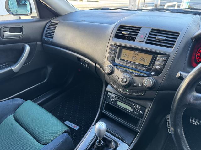 アコード ユーロＲ　ＲＡＹＳ１７ＡＷ　ＳＰＯＯＮキャリパー　ＳＰＯＯＮドライブシャフト　ＳＰＯＯＮステアリングギアボックスリジットブッシュキット　リジカラ　ＭＴ　Ｏ／Ｈ済　アラゴスタ車高調　無限シフター　マキシムエキマニ（49枚目）