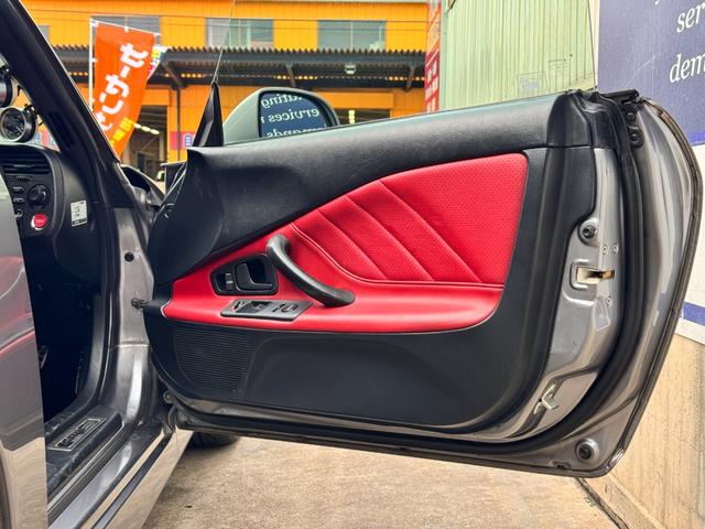 S2000 ベースグレード TEIN車高調 アドバン17AW カーボンGTウィング エンジンマウント、ミッションマウント交換済 リアデフマウント前後交換済 リアスタビリンク交換済 HKSラジエターキャップ トラストチタンマフラー(35枚目)