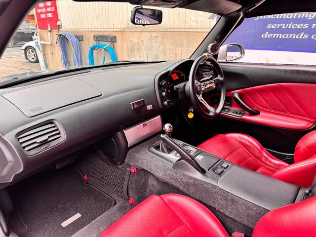 S2000 ベースグレード TEIN車高調 アドバン17AW カーボンGTウィング エンジンマウント、ミッションマウント交換済 リアデフマウント前後交換済 リアスタビリンク交換済 HKSラジエターキャップ トラストチタンマフラー(44枚目)