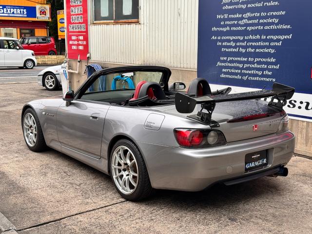S2000 ベースグレード TEIN車高調 アドバン17AW カーボンGTウィング エンジンマウント、ミッションマウント交換済 リアデフマウント前後交換済 リアスタビリンク交換済 HKSラジエターキャップ トラストチタンマフラー(63枚目)