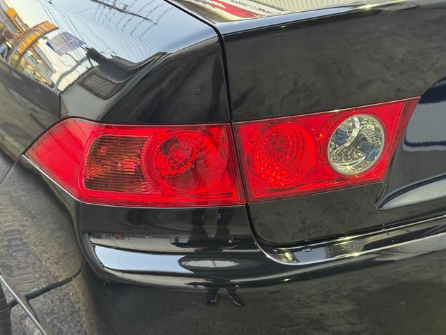 アコード ユーロＲ　後期　アドバン１７ＡＷ　ブレンボキャリパー　ＴＥＩＮ車高調　ＳＰＯＯＮマフラー　Ｊ’ｓレーシングエキマニ　無限シフター＆フロントグリル　ＳＥＥＫＥＲエンジントルクダンパー　ＲＵＮＭＡＸブレーキホース（26枚目）