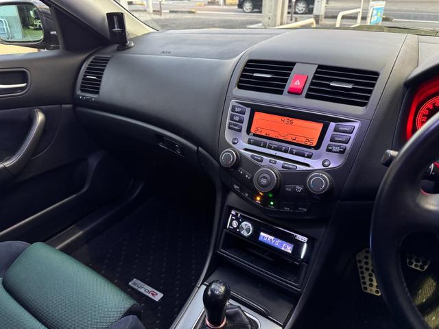 アコード ユーロＲ　後期　アドバン１７ＡＷ　ブレンボキャリパー　ＴＥＩＮ車高調　ＳＰＯＯＮマフラー　Ｊ’ｓレーシングエキマニ　無限シフター＆フロントグリル　ＳＥＥＫＥＲエンジントルクダンパー　ＲＵＮＭＡＸブレーキホース（50枚目）