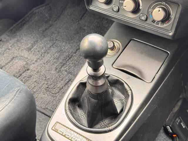 ランサー ＧＳＲエボリューションＩＸ　６速ＭＴ　ＨＫＳマフラー　ＢＬＩＴＺ車高調　ＢＬＩＴＺアルミラジエター　ＷＯＲＫエモーション１８インチ　ブレンボキャリパー　ＭＩＶＥＣターボ　ＨＩＤ　ナビ　ＥＴＣ　地デジＴＶ　Ｂｌｕｅｔｏｏｔｈ（50枚目）