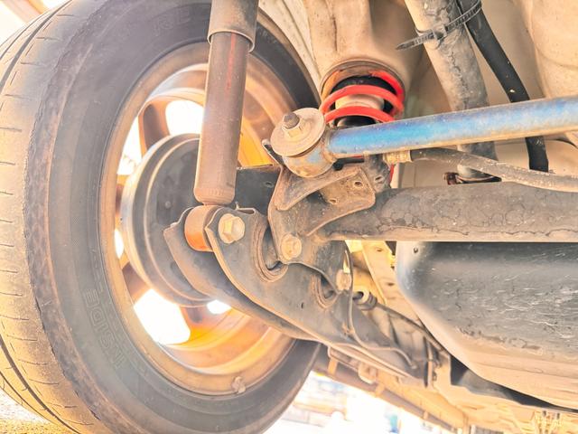 アルトラパン SS 後期型 5速MT オルタネ-タ ドライブシャフトリビルト交換済 PCVバルブ スパ-クプラグ ファンベルト タペットカバ-パッキン デフシ-ル タイロッドエンドブ-ツ交換済 純正フルエアロ ロ-ダウン(33枚目)