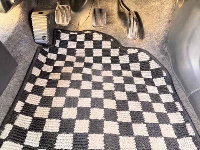 アルトラパン SS 後期型 5速MT オルタネ-タ ドライブシャフトリビルト交換済 PCVバルブ スパ-クプラグ ファンベルト タペットカバ-パッキン デフシ-ル タイロッドエンドブ-ツ交換済 純正フルエアロ ロ-ダウン(56枚目)