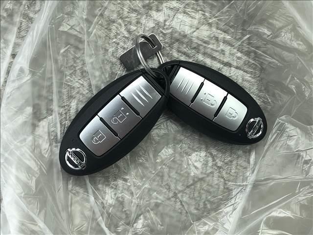 X 届出済未使用車 衝突軽減ブレーキシステム 踏み間違い衝突防止アシスト 車線逸脱防止システム 横滑り防止装置 禁煙車 オートエアコン スマートキー パワーウインドウ 修復歴無 純正アルミホイール(14枚目)