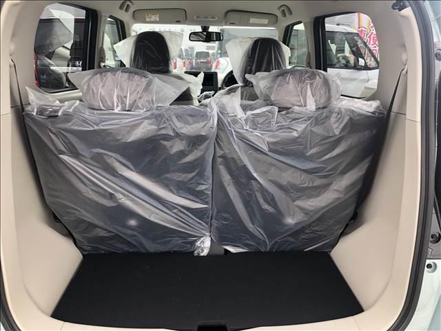 X 届出済未使用車 衝突軽減ブレーキシステム 踏み間違い衝突防止アシスト 車線逸脱防止システム 横滑り防止装置 禁煙車 オートエアコン スマートキー パワーウインドウ 修復歴無 純正アルミホイール(17枚目)