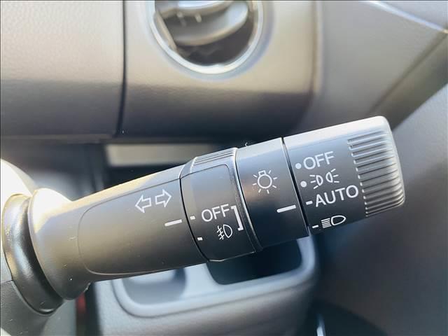 L 届出済未使用車 片側電動スライドドア 衝突軽減ブレーキ LEDライト スマートキー プッシュスタート オートエアコン アイドリングストップ 禁煙車 パワーステアリング パワーウインドウ 修復歴無(18枚目)