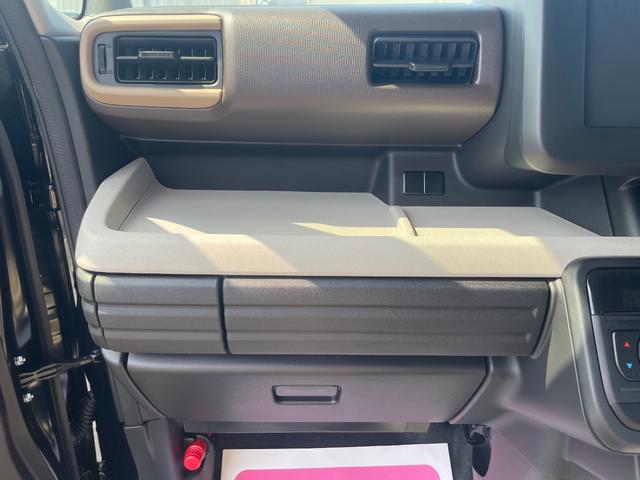 スペーシア ハイブリッドＧ　届出済未使用車　スズキセーフティサポート　横滑り防止装置　両側スライドドア　オートエアコン　オートライト　プッシュスタート　スマートキー　パワーウインドウ　アイドリングストップ　禁煙車　修復歴無（35枚目）