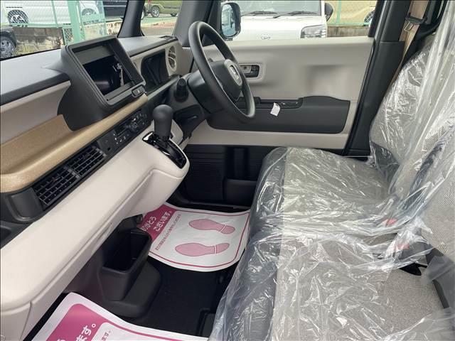 Ｎ－ＢＯＸ ベースグレード　届出済未使用車　衝突軽減ブレーキ　両側スライドドア　ＬＥＤヘッドライト　スマートキー　オートエアコン　アイドリングストップ　禁煙車　パワーステアリング　パワーウインドウ　修復歴無（2枚目）