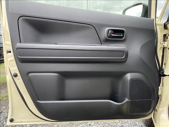 ワゴンＲ ＦＸ　届出済未使用車　ＣＤプレーヤー付き　衝突軽減ブレーキ　横滑り防止装置　ヘッドランプハロゲン　スマートキー　禁煙車　オートエアコン　セキュリティアラーム　パワーウインドウ　修復歴無（15枚目）