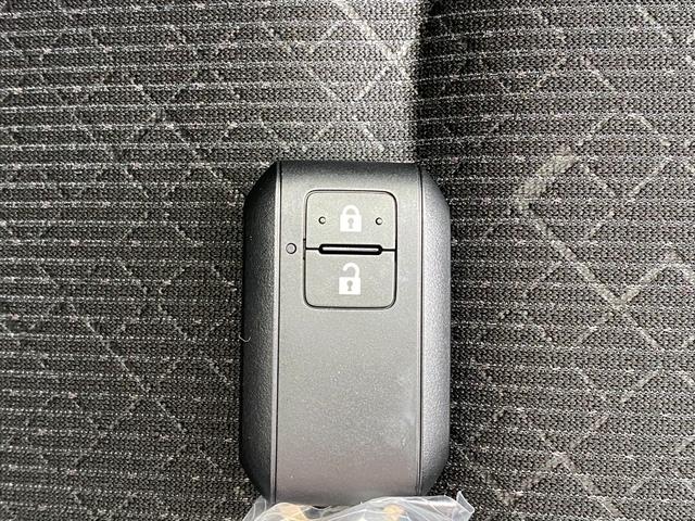 ワゴンＲ ＦＸ　届出済未使用車　ＣＤプレーヤー付き　衝突軽減ブレーキ　横滑り防止装置　ヘッドランプハロゲン　スマートキー　禁煙車　オートエアコン　セキュリティアラーム　パワーウインドウ　修復歴無（27枚目）