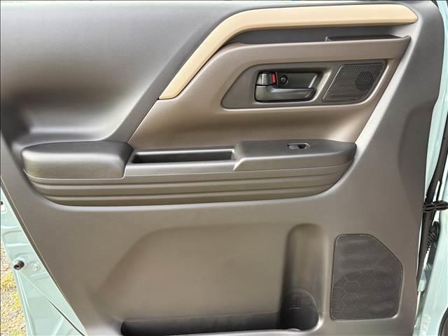 スペーシア ハイブリッドG 届出済未使用車 スズキセーフティサポート 横滑り防止装置 両側スライドドア オートエアコン オートライト プッシュスタート スマートキー パワーウインドウ アイドリングストップ 禁煙車 修復歴無(17枚目)