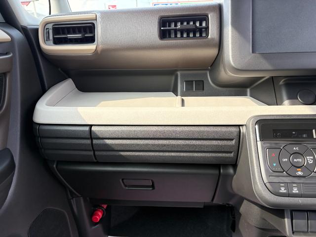 スペーシア ハイブリッドG 届出済未使用車 スズキセーフティサポート 横滑り防止装置 両側スライドドア オートエアコン オートライト プッシュスタート スマートキー パワーウインドウ アイドリングストップ 禁煙車 修復歴無(36枚目)