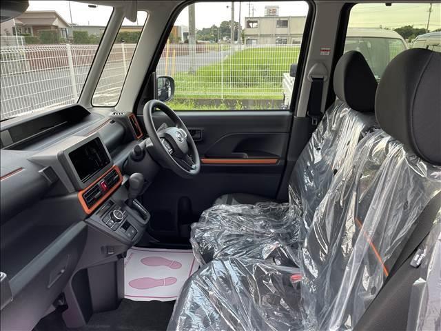 タント ファンクロス　届出済未使用車　衝突軽減ブレーキ　ロングスライドシート　　衝突軽減ブレーキ　ピラーレス　アイドリングストップ　コーナーセンサー　横滑り防止装置　ＬＥＤライト　オートエアコン　禁煙車　キーレスキー（7枚目）