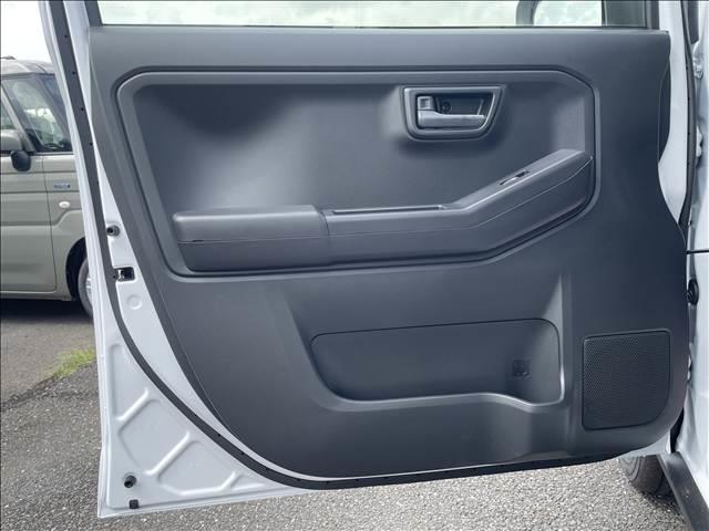 タフト Ｘ　届出済未使用車　スカイフィールトップ　スマートキー　衝突軽減ブレーキシステム　横滑り防止装置　ＬＥＤ　　禁煙車　オートエアコン　セキュリティアラーム　　パワーステアリング　パワーウインドウ　修復歴無（17枚目）