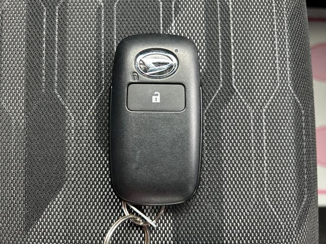 タフト Ｘ　スカイフィールトップ　スマートキー　衝突軽減ブレーキシステム　横滑り防止装置　ＬＥＤ　禁煙車　オートエアコン　パワーステアリング　パワーウインドウ　修復歴無（32枚目）