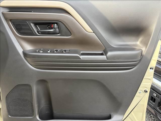 スペーシア ハイブリッドG 届出済未使用車 スズキセーフティサポート 横滑り防止装置 両側スライドドア オートエアコン オートライト プッシュスタート スマートキー パワーウインドウ アイドリングストップ 禁煙車 修復歴無(16枚目)