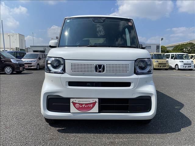 N-BOX ベースグレード 届出済未使用車 衝突軽減ブレーキ 両側スライドドア LEDヘッドライト スマートキー プッシュスタート オートエアコン アイドリングストップ 禁煙車 パワーステアリング パワーウインドウ 修復歴無(5枚目)