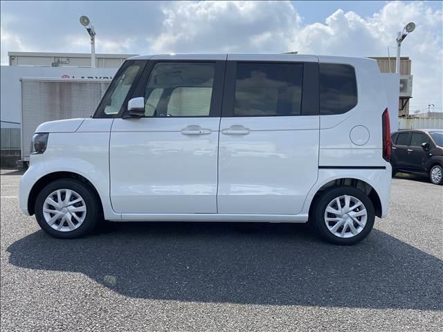 N-BOX ベースグレード 届出済未使用車 衝突軽減ブレーキ 両側スライドドア LEDヘッドライト スマートキー プッシュスタート オートエアコン アイドリングストップ 禁煙車 パワーステアリング パワーウインドウ 修復歴無(7枚目)