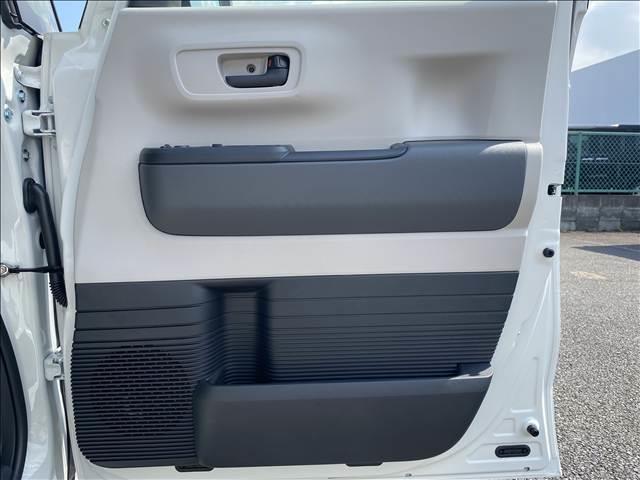 N-BOX ベースグレード 届出済未使用車 衝突軽減ブレーキ 両側スライドドア LEDヘッドライト スマートキー プッシュスタート オートエアコン アイドリングストップ 禁煙車 パワーステアリング パワーウインドウ 修復歴無(16枚目)