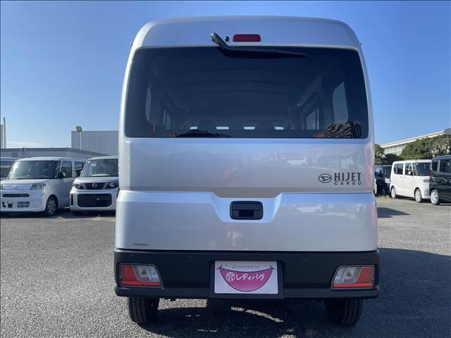 ハイゼットカーゴ ＤＸ　届出済未使用車　衝突軽減ブレーキ　横滑り防止装置　アイドリングストップ　バン　両側スライドドア　マニュアルエアコン　パワーステアリング　禁煙車　修復歴無（9枚目）