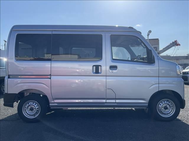 ハイゼットカーゴ ＤＸ　届出済未使用車　衝突軽減ブレーキ　横滑り防止装置　アイドリングストップ　バン　両側スライドドア　マニュアルエアコン　パワーステアリング　禁煙車　修復歴無（12枚目）