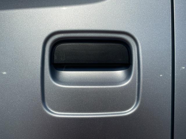 ハイゼットカーゴ ＤＸ　届出済未使用車　衝突軽減ブレーキ　横滑り防止装置　アイドリングストップ　バン　両側スライドドア　マニュアルエアコン　パワーステアリング　禁煙車　修復歴無（26枚目）