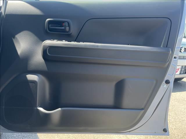ワゴンＲ ＦＸ　届出済未使用車　ＣＤプレーヤー付き　衝突軽減ブレーキ　横滑り防止装置　ヘッドランプハロゲン　スマートキー　禁煙車　オートエアコン　セキュリティアラーム　パワーウインドウ　修復歴無（16枚目）