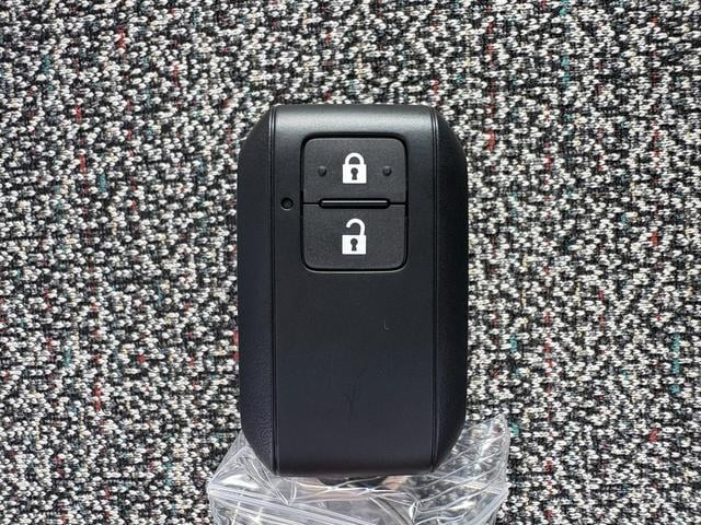 スペーシア ハイブリッドＧ　届出済未使用車　スズキセーフティサポート　横滑り防止装置　両側スライドドア　オートエアコン　オートライト　プッシュスタート　スマートキー　パワーウインドウ　アイドリングストップ　禁煙車　修復歴無（29枚目）