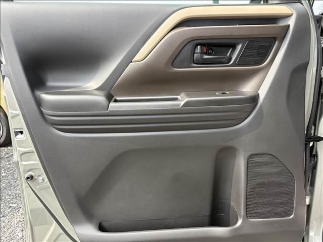 スペーシア ハイブリッドＧ　届出済未使用車　スズキセーフティサポート　横滑り防止装置　両側スライドドア　オートエアコン　オートライト　プッシュスタート　スマートキー　パワーウインドウ　アイドリングストップ　禁煙車　修復歴無（17枚目）