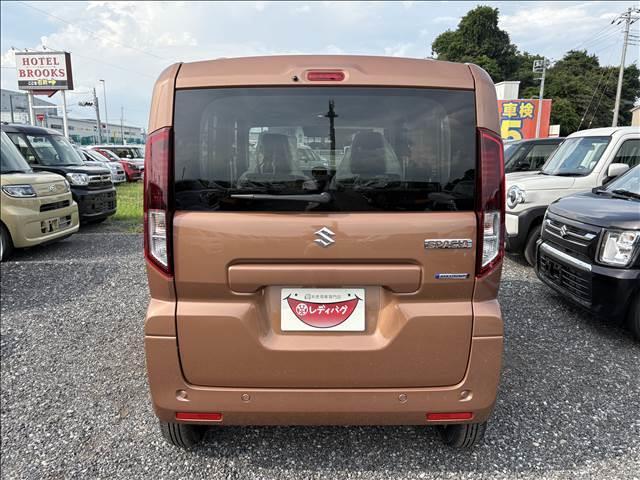 スペーシア ハイブリッドＧ　届出済未使用車　スズキセーフティサポート　横滑り防止装置　両側スライドドア　オートエアコン　オートライト　プッシュスタート　スマートキー　パワーウインドウ　アイドリングストップ　禁煙車　修復歴無（9枚目）