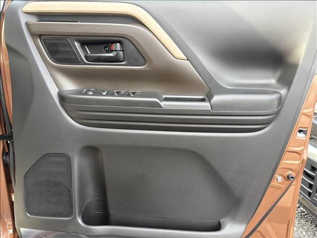 スペーシア ハイブリッドＧ　届出済未使用車　スズキセーフティサポート　横滑り防止装置　両側スライドドア　オートエアコン　オートライト　プッシュスタート　スマートキー　パワーウインドウ　アイドリングストップ　禁煙車　修復歴無（16枚目）