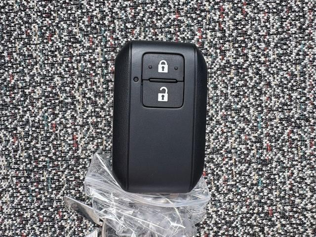 スペーシア ハイブリッドＧ　届出済未使用車　スズキセーフティサポート　横滑り防止装置　両側スライドドア　オートエアコン　オートライト　プッシュスタート　スマートキー　パワーウインドウ　アイドリングストップ　禁煙車　修復歴無（29枚目）