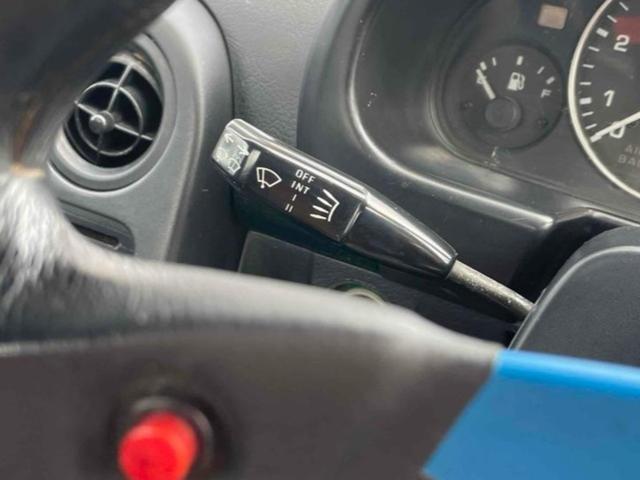 ユーノスロードスター ノーマルベース　オープンカー　ＭＴ　ハードトップ　ＲＡＹＳアルミホイール　ＢＲＩＤＥフルバケットシート　ｓｐａｒｃｏステアリング　ＣＤ　エアコン　パワーウィンドウ　リトラクタブルヘッドライト　ブラック全塗装（12枚目）