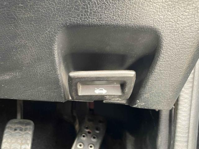 ユーノスロードスター ノーマルベース　オープンカー　ＭＴ　ハードトップ　ＲＡＹＳアルミホイール　ＢＲＩＤＥフルバケットシート　ｓｐａｒｃｏステアリング　ＣＤ　エアコン　パワーウィンドウ　リトラクタブルヘッドライト　ブラック全塗装（16枚目）