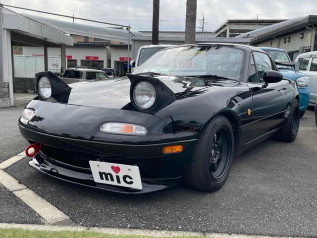 ユーノスロードスター ノーマルベース　オープンカー　ＭＴ　ハードトップ　ＲＡＹＳアルミホイール　ＢＲＩＤＥフルバケットシート　ｓｐａｒｃｏステアリング　ＣＤ　エアコン　パワーウィンドウ　リトラクタブルヘッドライト　ブラック全塗装（25枚目）