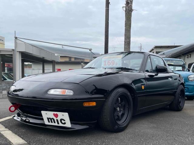 ユーノスロードスター ノーマルベース　オープンカー　ＭＴ　ハードトップ　ＲＡＹＳアルミホイール　ＢＲＩＤＥフルバケットシート　ｓｐａｒｃｏステアリング　ＣＤ　エアコン　パワーウィンドウ　リトラクタブルヘッドライト　ブラック全塗装（28枚目）