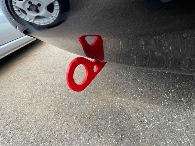 ユーノスロードスター ノーマルベース　オープンカー　ＭＴ　ハードトップ　ＲＡＹＳアルミホイール　ＢＲＩＤＥフルバケットシート　ｓｐａｒｃｏステアリング　ＣＤ　エアコン　パワーウィンドウ　リトラクタブルヘッドライト　ブラック全塗装（39枚目）