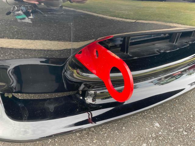 ユーノスロードスター ノーマルベース　オープンカー　ＭＴ　ハードトップ　ＲＡＹＳアルミホイール　ＢＲＩＤＥフルバケットシート　ｓｐａｒｃｏステアリング　ＣＤ　エアコン　パワーウィンドウ　リトラクタブルヘッドライト　ブラック全塗装（41枚目）