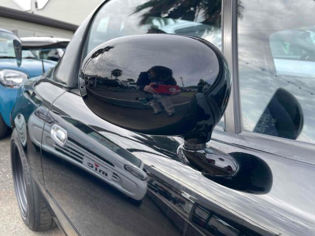 ユーノスロードスター ノーマルベース　オープンカー　ＭＴ　ハードトップ　ＲＡＹＳアルミホイール　ＢＲＩＤＥフルバケットシート　ｓｐａｒｃｏステアリング　ＣＤ　エアコン　パワーウィンドウ　リトラクタブルヘッドライト　ブラック全塗装（44枚目）