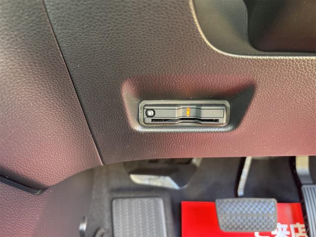 フィット ベーシック ドライブレコーダー ETC バックカメラ ナビ TV クリアランスソナー オートクルーズコントロール レーンアシスト 衝突被害軽減システム オートライト スマートキー アイドリングストップ(7枚目)