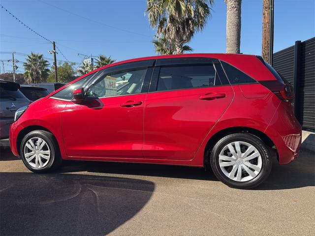 フィット ベーシック ドライブレコーダー ETC バックカメラ ナビ TV クリアランスソナー オートクルーズコントロール レーンアシスト 衝突被害軽減システム オートライト スマートキー アイドリングストップ(13枚目)